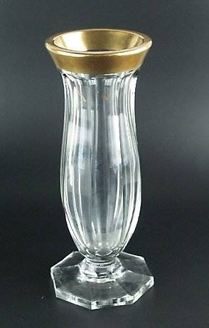 FUßVASE - DICKWANDIGES KRISTALLGLAS HANDGESCHLIFFEN.