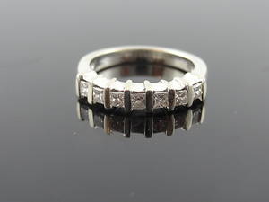 LUCKY SEVEN DIAMOND RING 0,60cts 14k Gold.