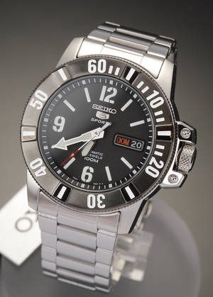 Seiko 5 Sports Diver herrearmbåndsur