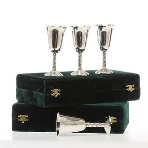 GLAS, 8 st, nysilver, i schatull.