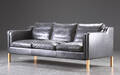 Stouby. Tre-pers. sofa, sort læder