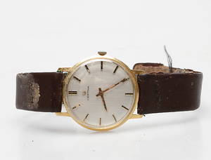 HERRARMBANDSUR, Certina, 18 k guld.