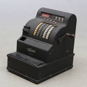 KASSAAPPARAT, National, omkring 1900-talets mitt.