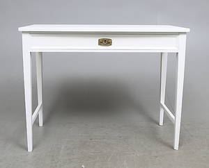 SKRIVBORD, vitmålat, 1900-talets första hälft.