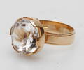 RING MED STEN, 18k guld, total vikt ca 9 gr.