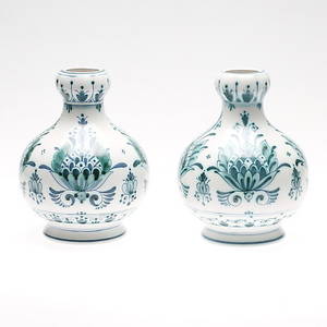 VASER, ett par, keramik, Delft, 1900-tal.
