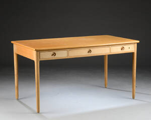 Hans J. Wegner. Skrivebord, model AT-305, 