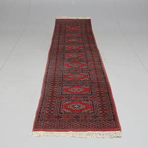 MATTA, galleri, orientalisk, mått 364 x 78 cm.