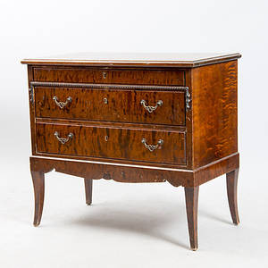 BYRÅ, 3-lådig, bonad björk, 1930-tal.