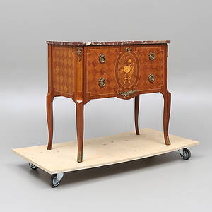 BYRÅ med stenskiva, gustaviansk stil, 1900-tal.