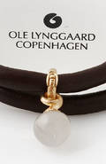 Ole Lynggaard. Dugdråbe vedhæng af 18 kt. guld samt Sweet Drops læderarmbånd 2