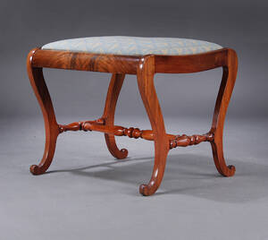 Stor Carl-Johan taburet af mahogni, Sverige ca. 1830