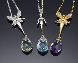 Tre halssmykker af sølv og forgyldt sølv