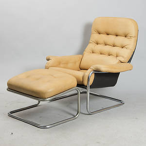 FÅTÖLJ MED FOTPALL, skinnkrom, Dux.