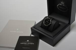 Henning Koppel for Georg Jensen. Herrearmbåndsur af stål, dessin 303