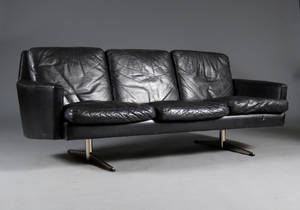 Dansk møbelproducent. Tre-pers. shakersofa