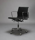 Charles Eames. Kontorstol, model EA-117