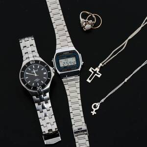 ARMBANDSUR OCH SILVERSMYCKEN