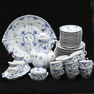 KAFFESERVIS, 43 delar, Musselmalet, Royal Copenhagen, Danmark.