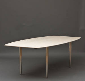 Snedkermester Lau Lauritsen f. 1975, bådformet bord sæbebehandlet ask