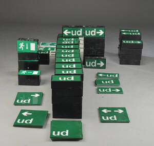 Stor samling Nødudgangsskilte-lamper ca. 100