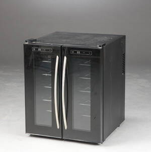 Thermoelectric Wine Coler model KDW - 24 cd.