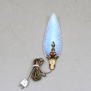 VÄGGLAMPA, omkring 1900-talets mitt.