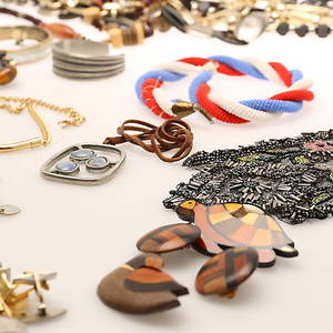 SMYCKEN, diverse bijouterier.