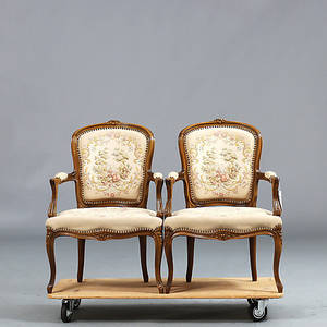 KARMSTOLAR, 2 st, rokokostil, 1900-talets andra hälft.