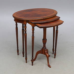 SATSBORD, 3 delar, engelsk stil, 1900-tal.