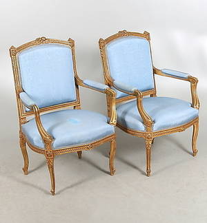 KARMSTOLAR, rokokostil 1900-talets första hälft.