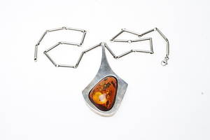 COLLIER med HÄNGE, silver, modern design, vikt ca 77 gram.