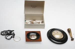 SMYCKEN med mera, bland annat guld och silver.