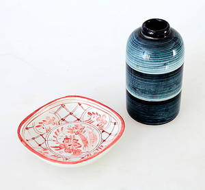 VAS samt FAT, keramik, Ilse Claesson, Rörstrand, 1900-tal.