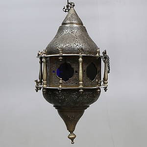 TAKLAMPA, orientalisk, 1900-tal, höjd ca. 50 cm.