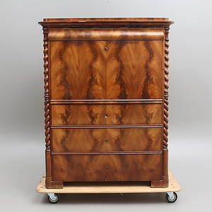 CHIFFONJÉ, 1800-talets andra hälft.