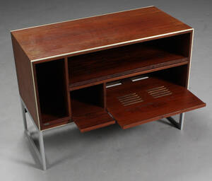Jacob Jensen  Bang  Olufsen. Stereobænk, palisander