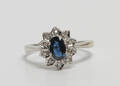 Ring med safir og diamanter 