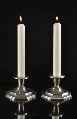 Ett par ljusstakar i silver 2