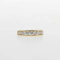 RING, 18k guld med 9 diamanter, totalt ca 1,00 ct, vikt 3,3 gram.