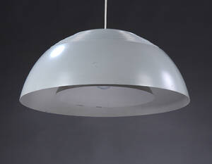 Arne Jacobsen. Stor AJ pendel, Ø 50 cm