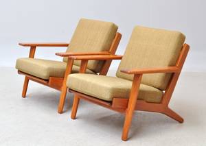 Hans J. Wegner 1914 - 2007. Par Hvilestole, model GE-290