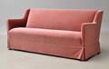 Dansk møbelproducent. Tre-pers. sofa