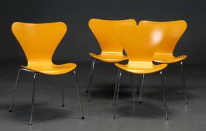 Arne Jacobsen. Et sæt på fire stole, model 3107 4 
