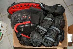 Crosskydd diverse rygg- och knäskydd m m