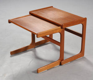 Dansk møbelproducent. Indskudsborde, teak 2