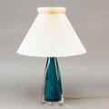 Carl Fagerlund for Orrefors. Bordlampe i blåt glas 