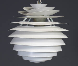Poul Henningsen. Kuglen - Louvre, pendel  Denne vare er sat til omsalg under nyt varenummer 4561228