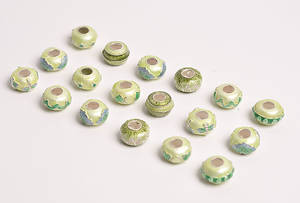 18 Charlotte Borgen beads af sterling sølv med emaljedekoration 18