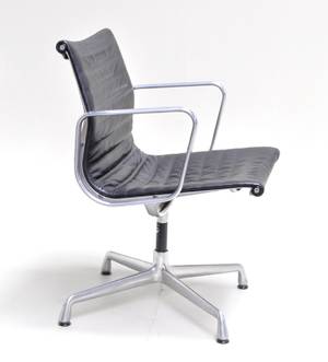 Charles Eames 1907 - 1978. Kontorstol, model EA-107